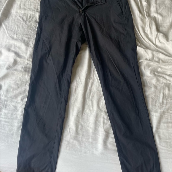 Lululemon gray pants size 34 - Picture 2 of 3
